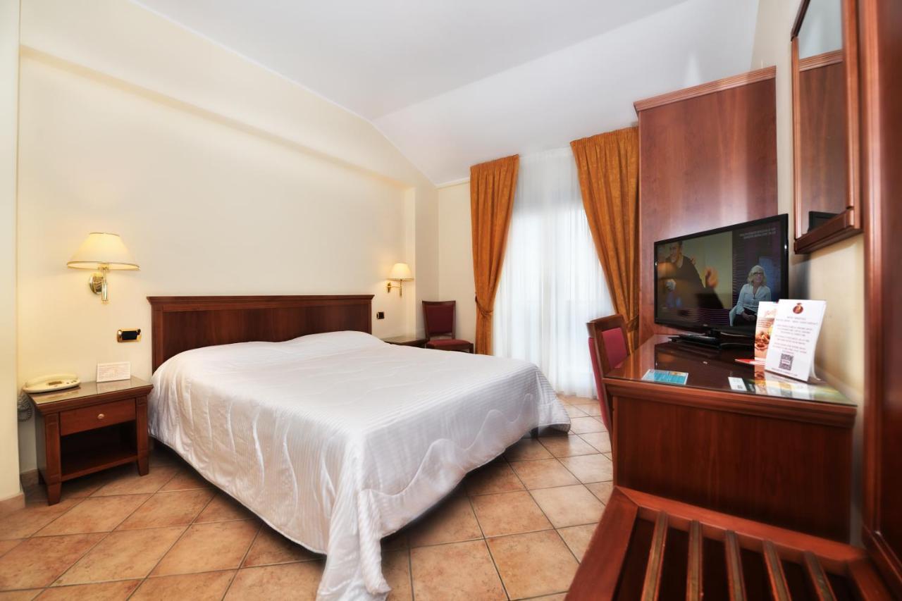 Hotel Ristorante Rossemi San Giovanni Rotondo Kültér fotó