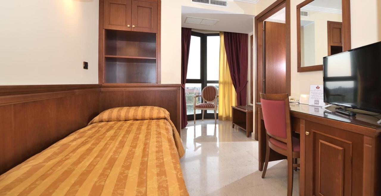 Hotel Ristorante Rossemi San Giovanni Rotondo Kültér fotó
