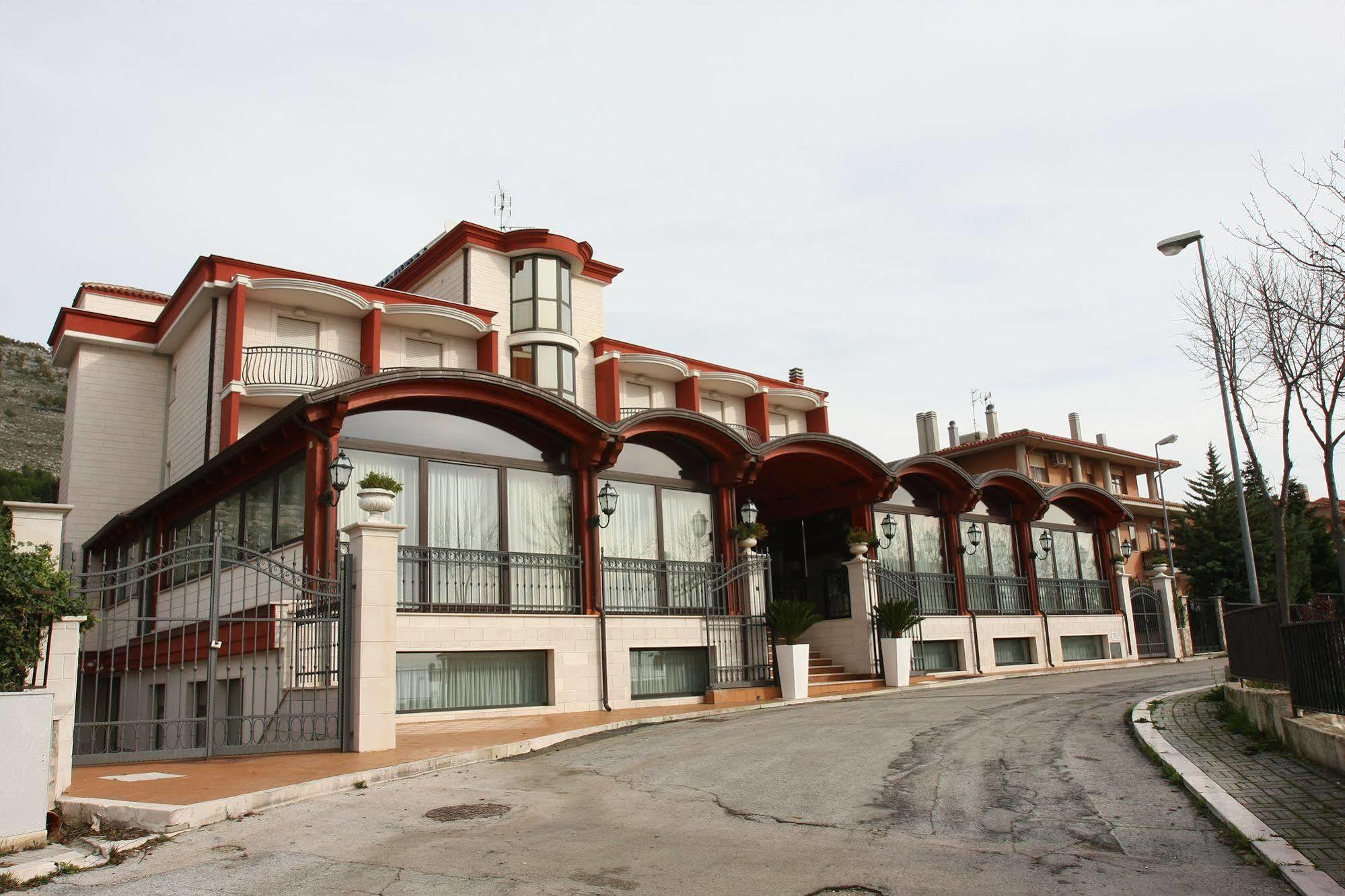 Hotel Ristorante Rossemi San Giovanni Rotondo Kültér fotó