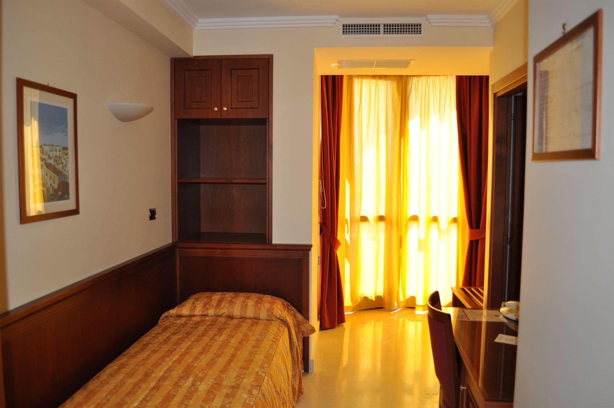 Hotel Ristorante Rossemi San Giovanni Rotondo Kültér fotó