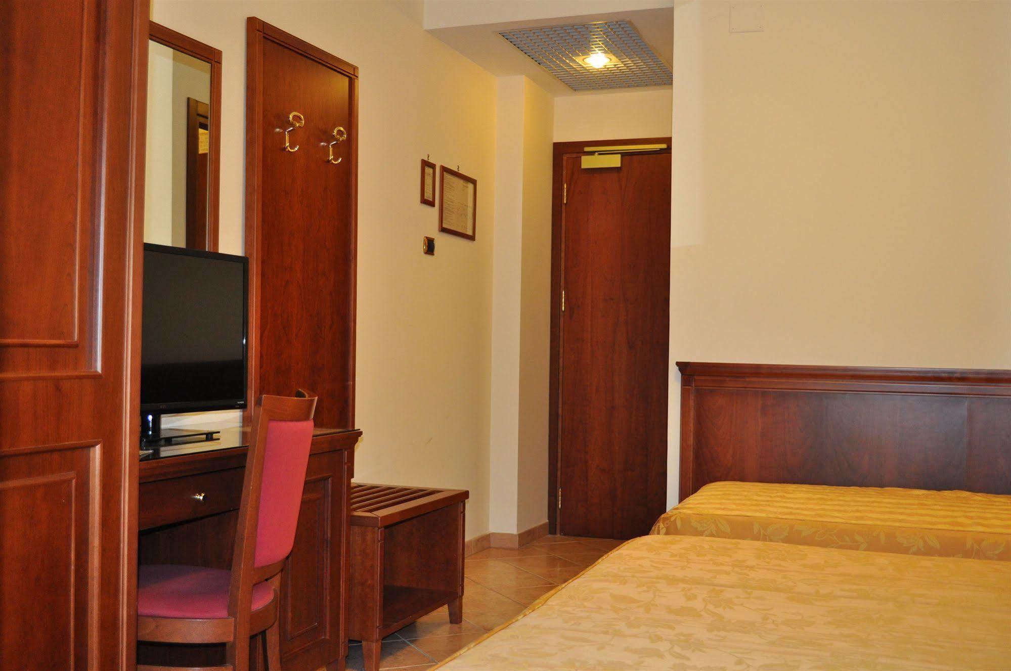 Hotel Ristorante Rossemi San Giovanni Rotondo Kültér fotó